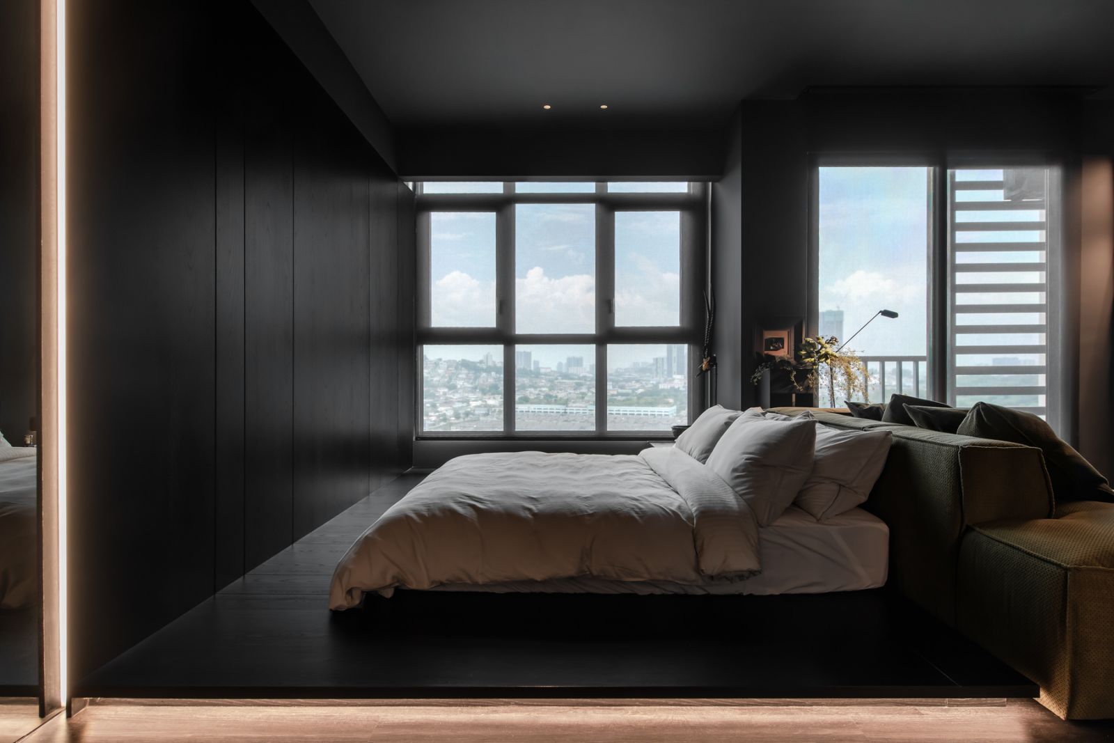 Profile of the bed
