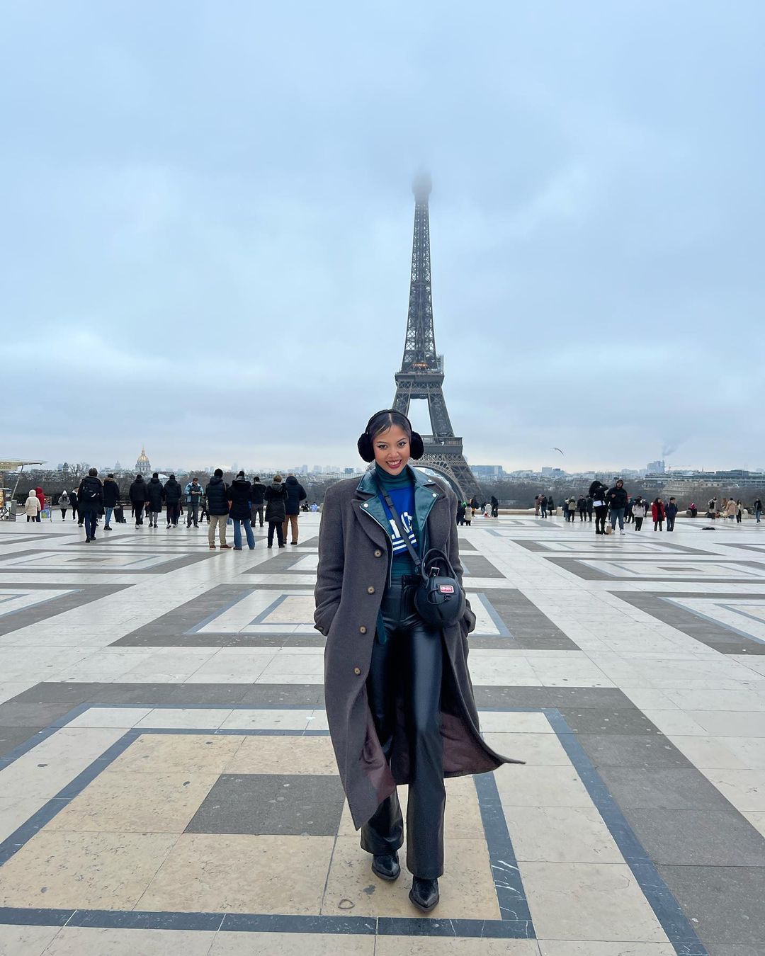 aisyah aziz street style inspiration paris europe travel outfit ideas