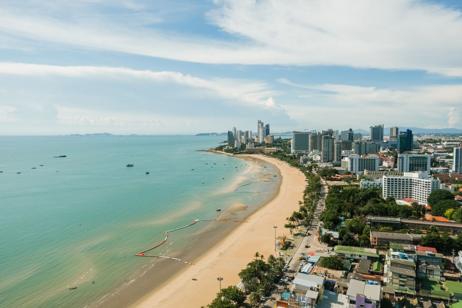 Pattaya coastline (Photo: Ryutaro Uozumi/ Unsplash)