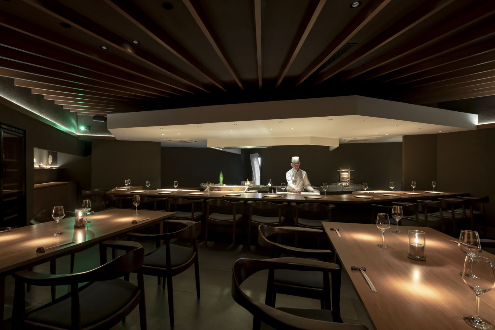 All eyes on the sushi counter at Sushi Hikibi (Photo: David Yeow)