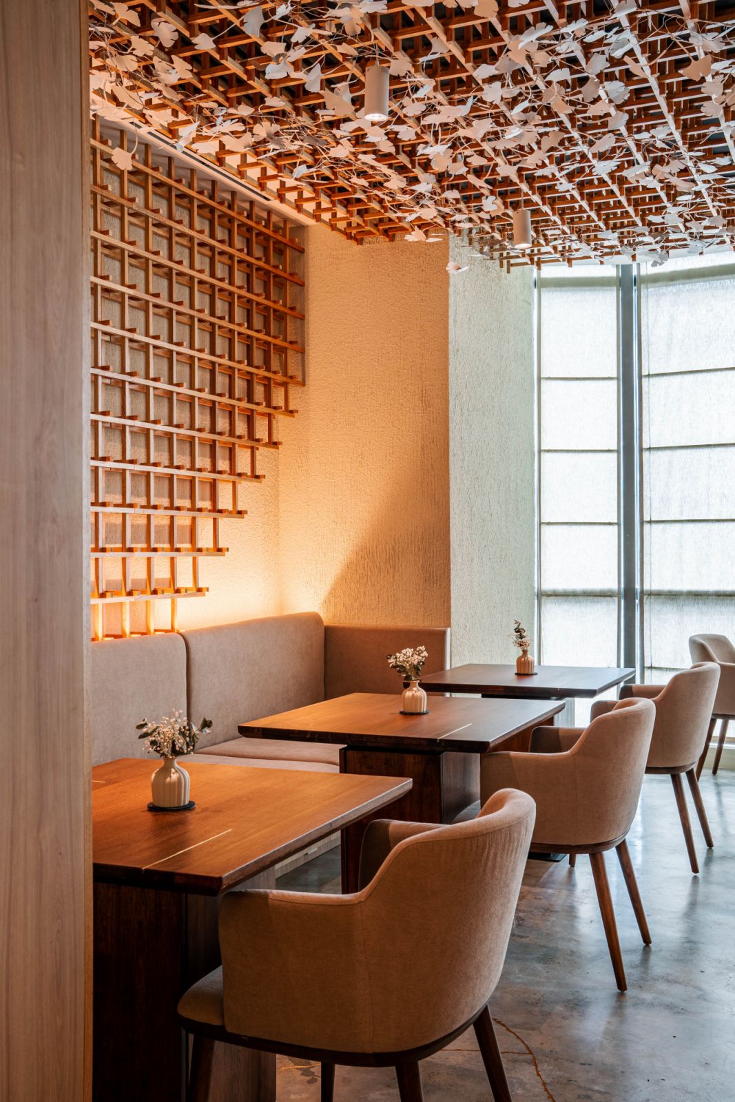 Gingko leaves festoon the ceiling at Kintsugi