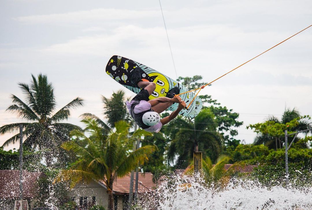 Wakeboarding at Camarines Sur (Photo @mc_wakey04/Instagram)