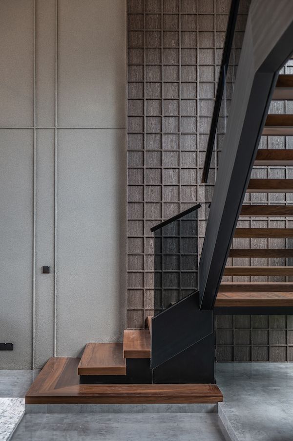 Veneer detailing