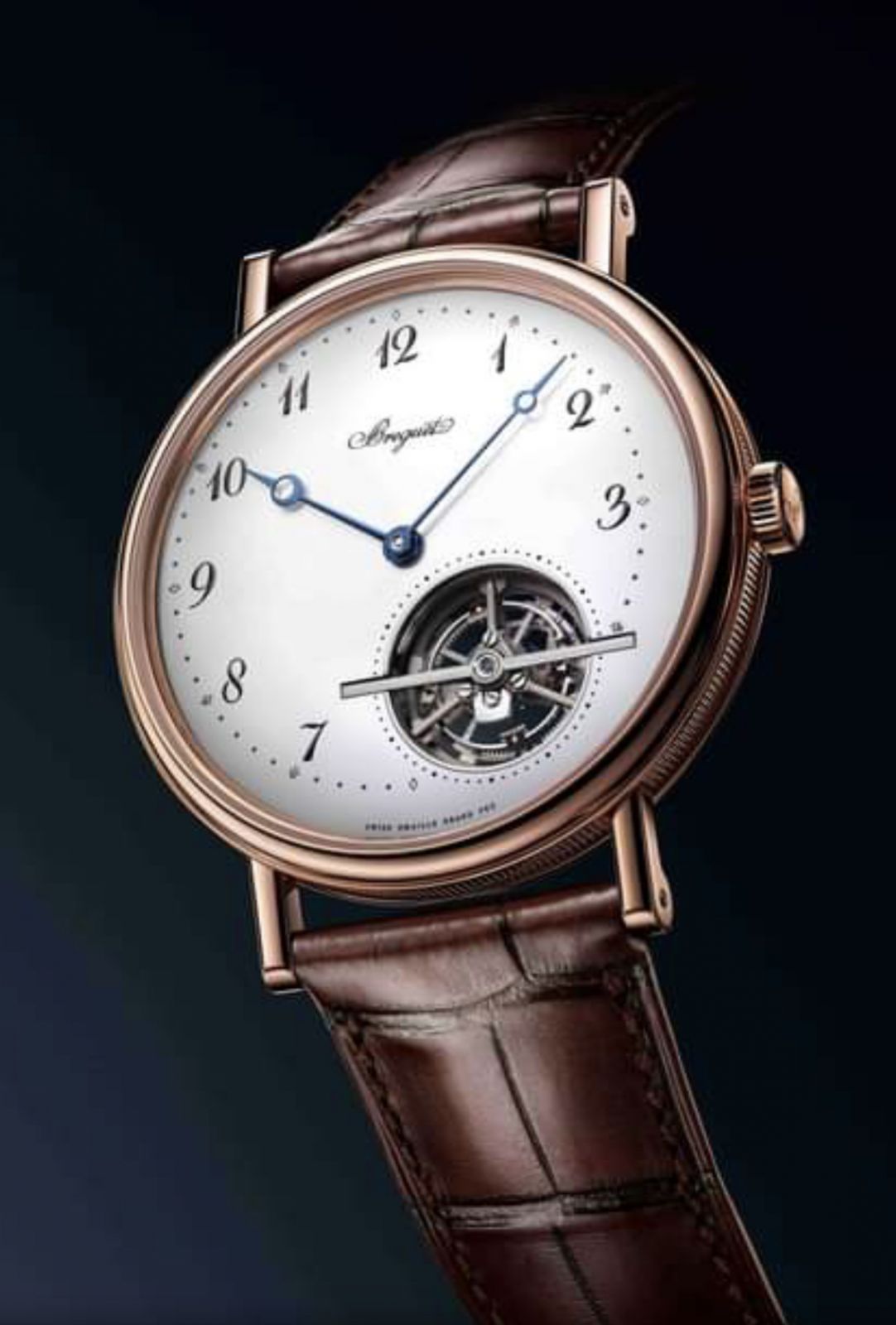 寶璣Classique Tourbillon Extra-Plat Automatique 5367大明火琺瑯超薄自動陀飛輪腕錶。建議售價NTD5,020,000