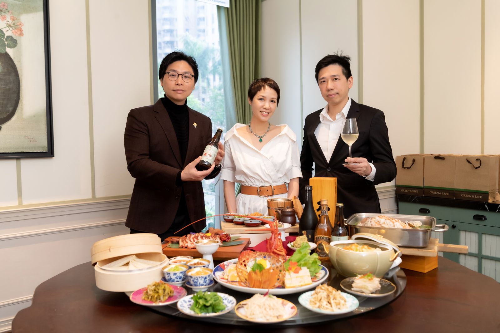 山海潤餅宴 - (左) 侍酒顧問何信緯 Thomas、(中)永豐餘生技總經理何奕佳、(右) Bar Mood 創辦人吳盈憲 Nick。Photo:山海樓
