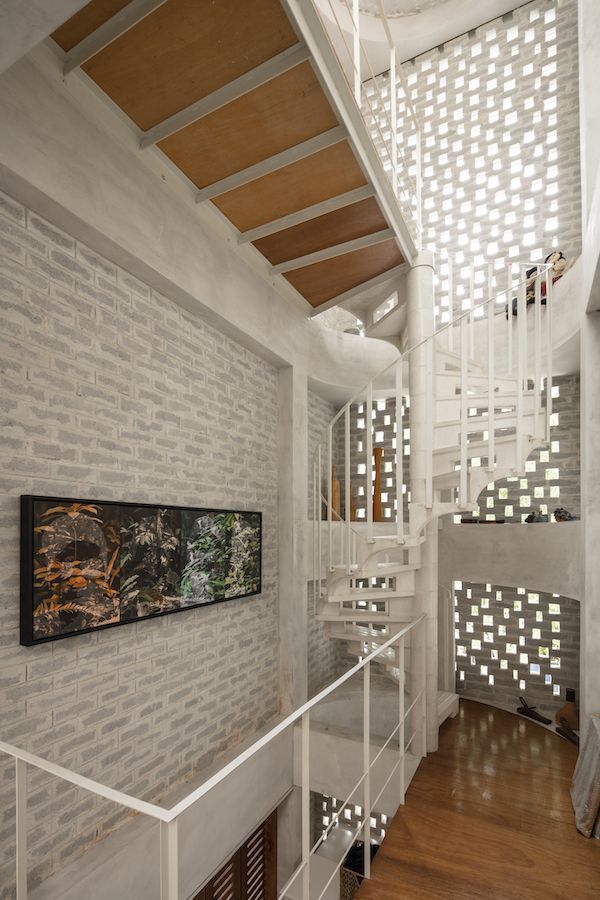 The new spiral staircase