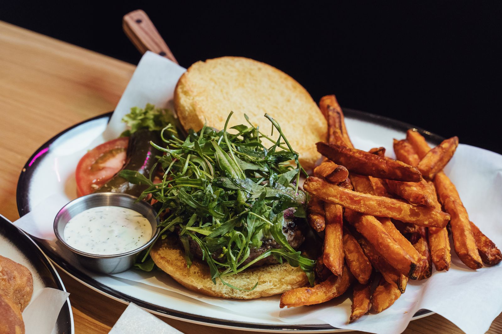 Greg Norman Burger, Black Tap