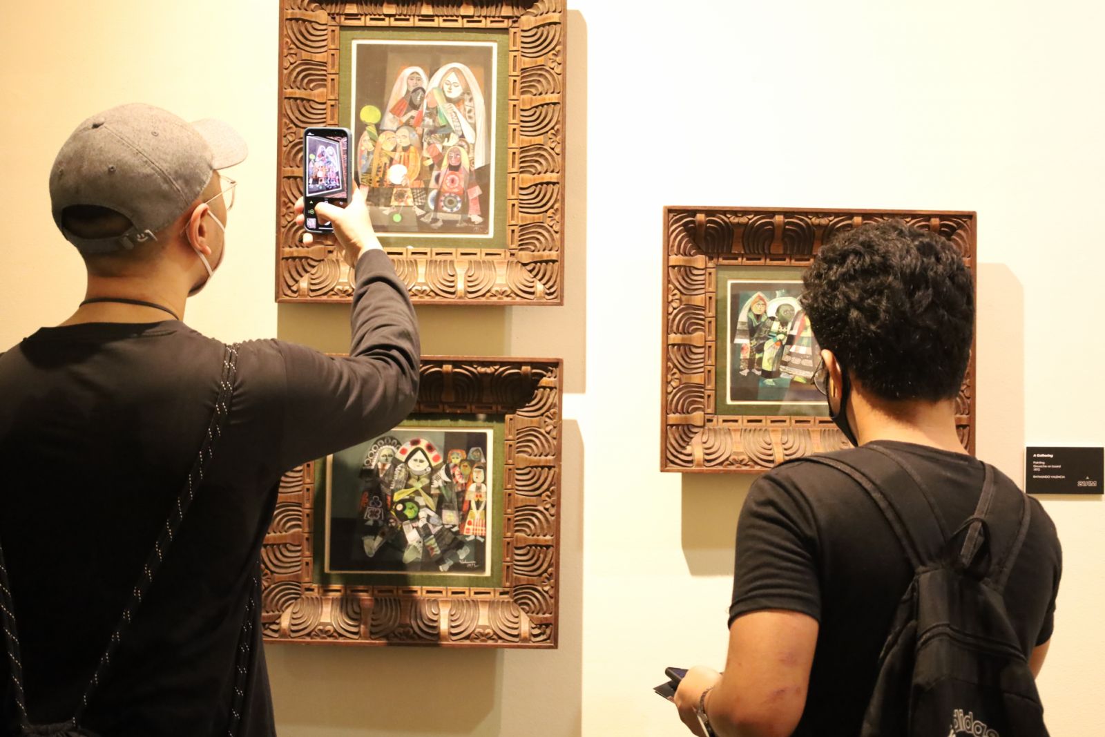 Museum guests enjoy the featured artworks at the Yuchengco Museum (Photo by Kiko Cabuena/CCP)