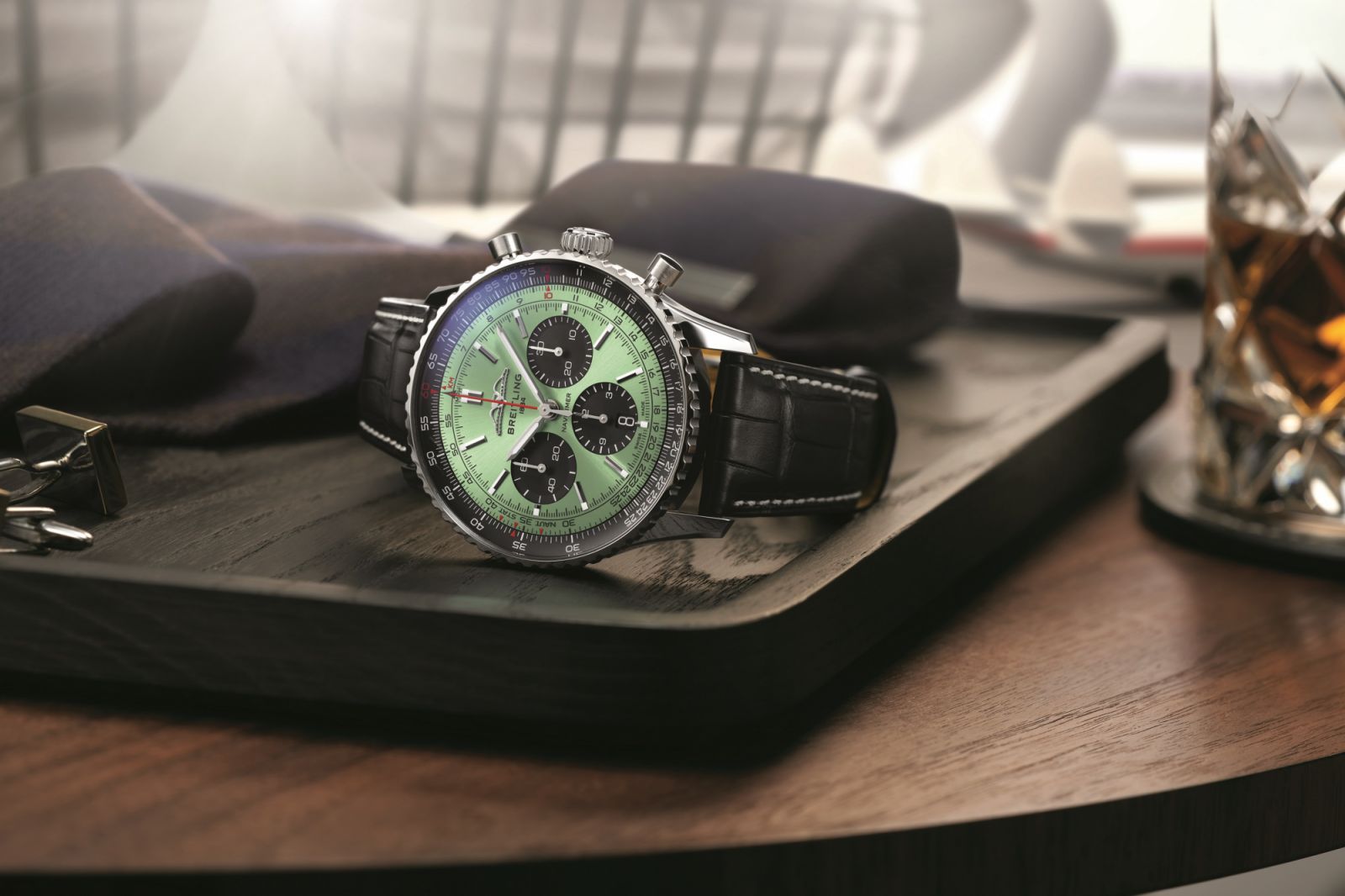 飛行錶推薦錶款:百年靈 Breitling Navitimer B01 Chronograph 43航空計時精鋼腕錶