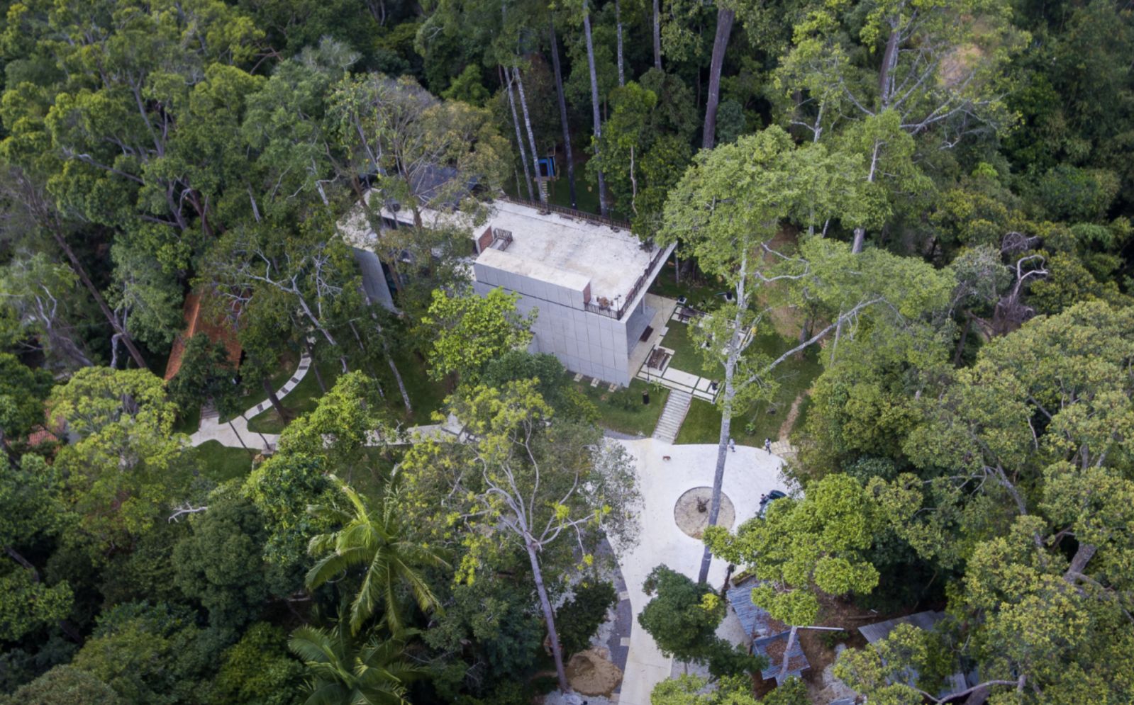 Nestled within a mature forest, Twinkle Villa treads gently on the terrain (Photo: Lawrence Choo)