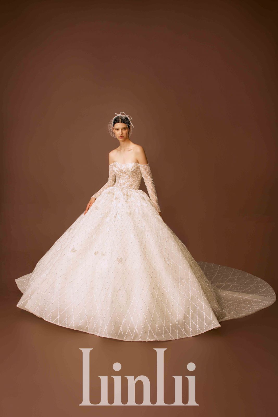 Kristal heart 愛心菱格裸縫白紗(Photo:LinLi Boutique)