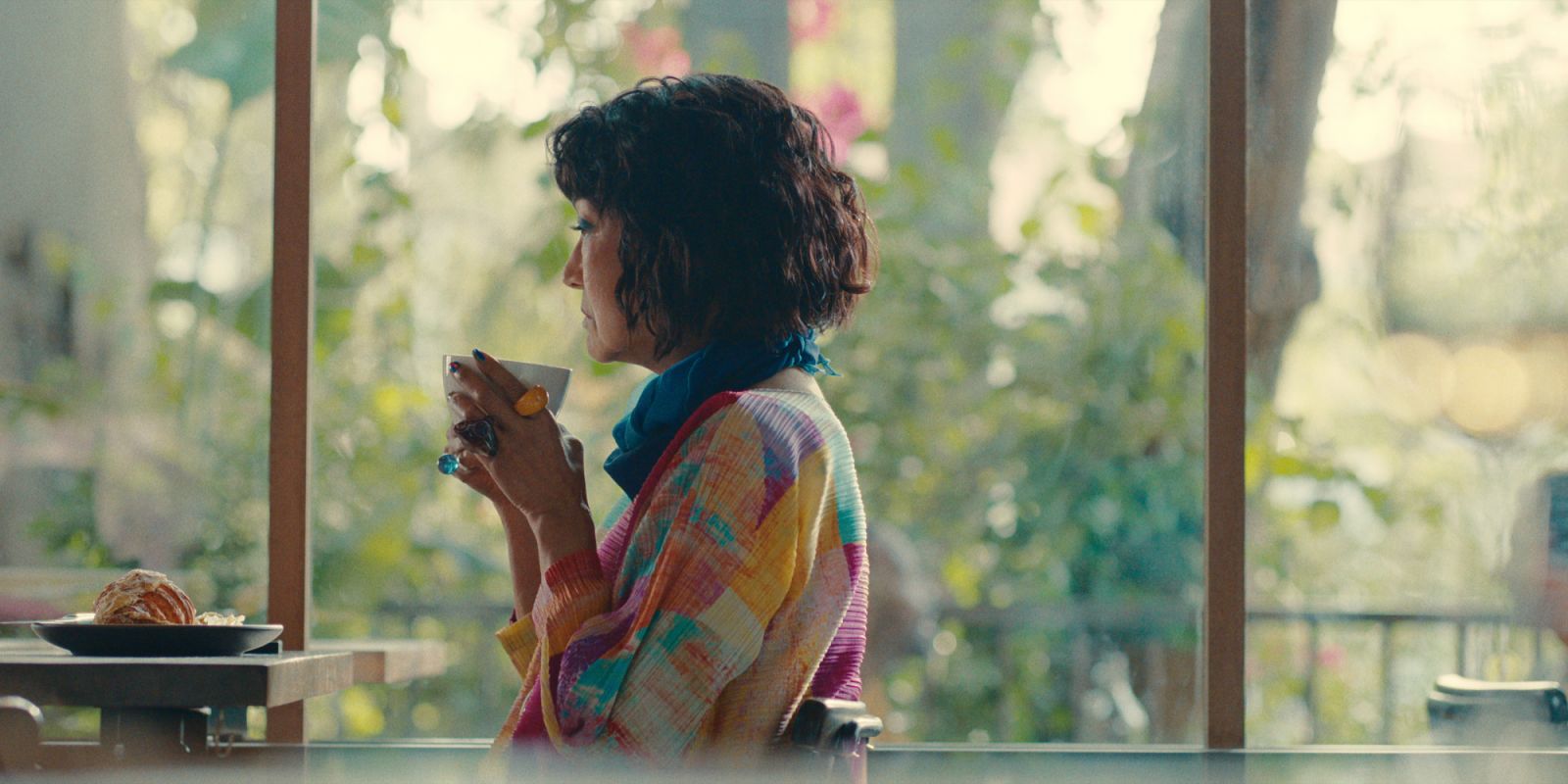 《怒嗆人生》演員群戲獲得一至好評。Beef. Patti Yasutake as Fumi in episode 105 of Beef. Cr. Courtesy of Netflix © 2023
