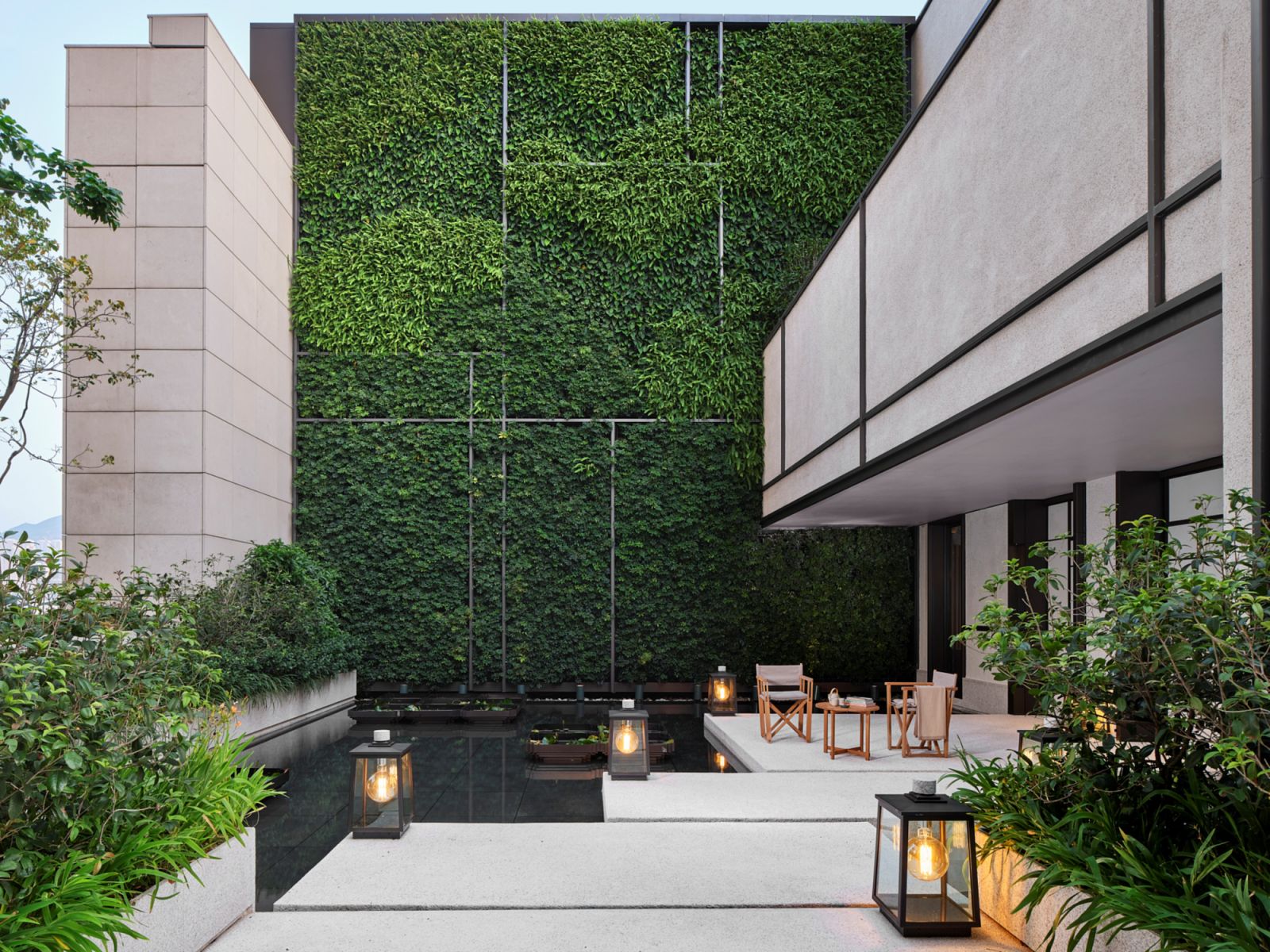 Asaya inner courtyard (Photo: courtesy of Rosewood Hong Kong)