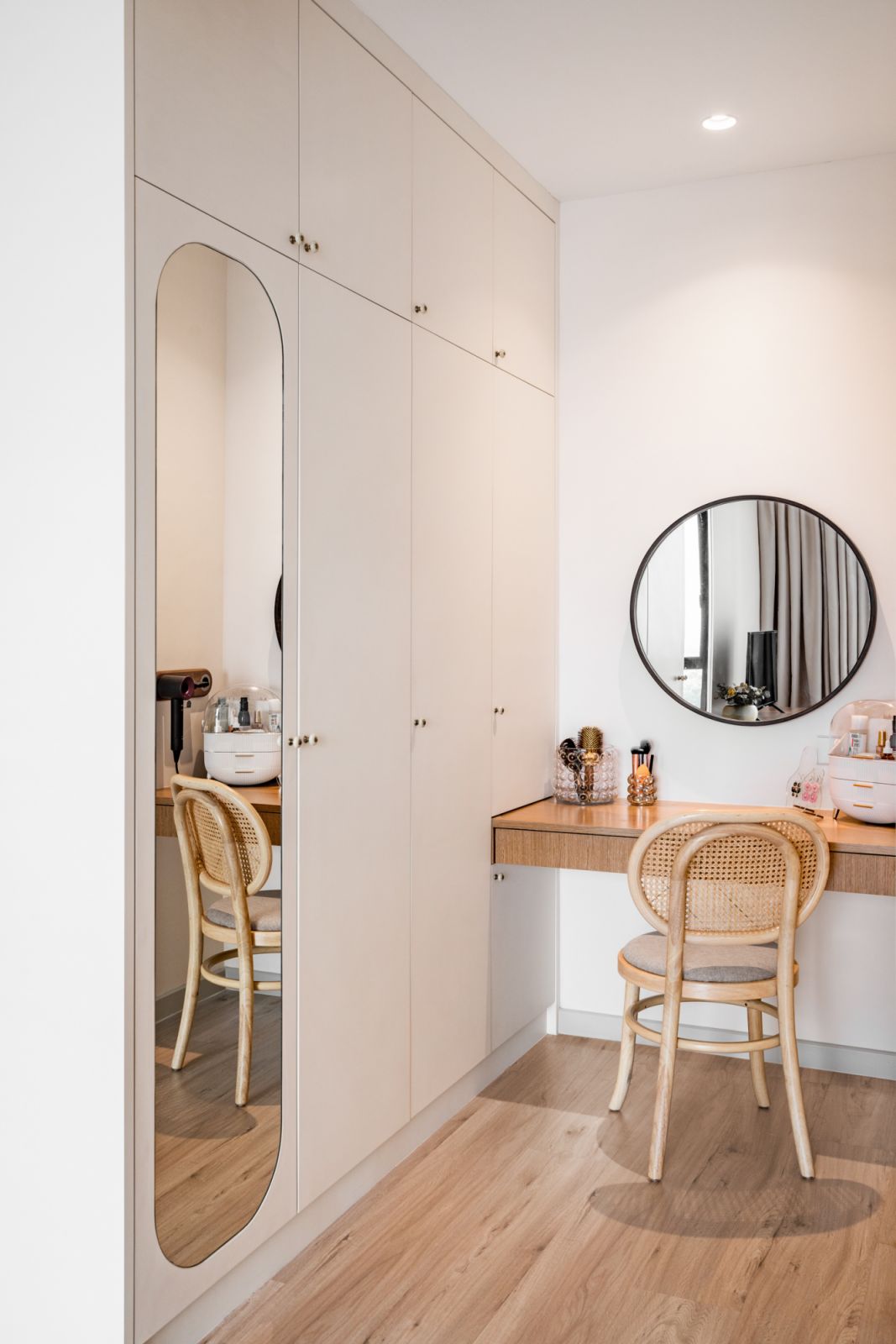 A small alcove for a vanity space