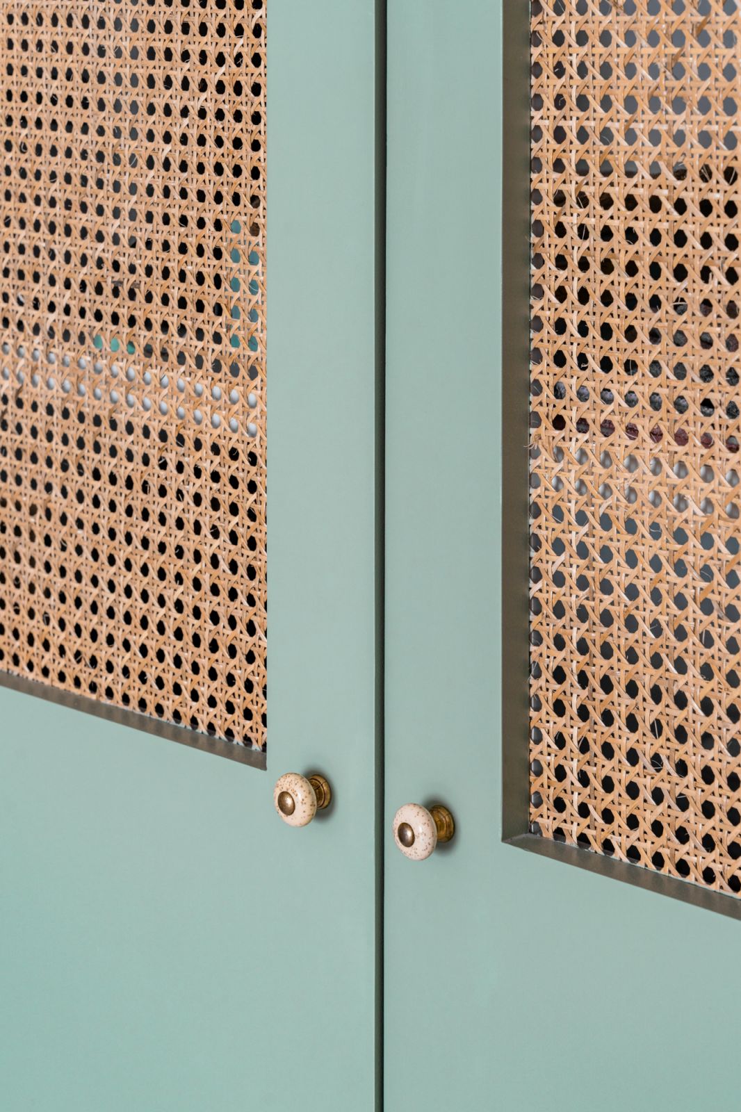 Rattan detailing
