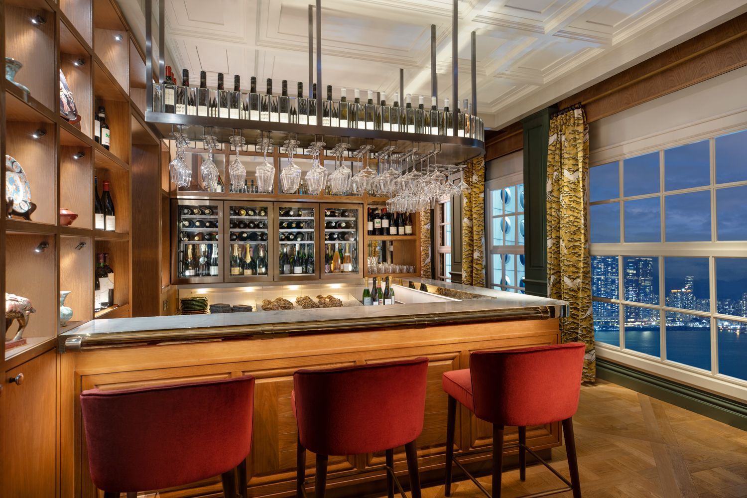 Mandarin-Oriental-Hong-Kong-Hotel-The-Aubrey-Bar-Lounge