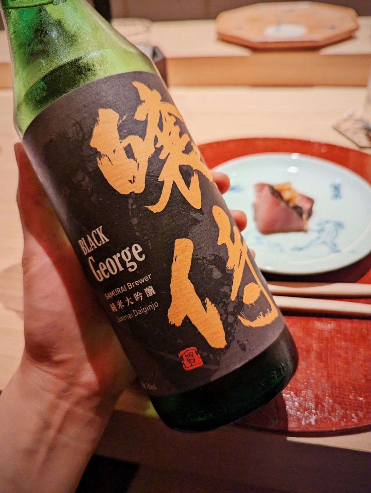 「奧之松 釀侍 黑 純米大吟釀」有幾乎無感的酸度、柔和順口的特質。Photo:Melody Kao