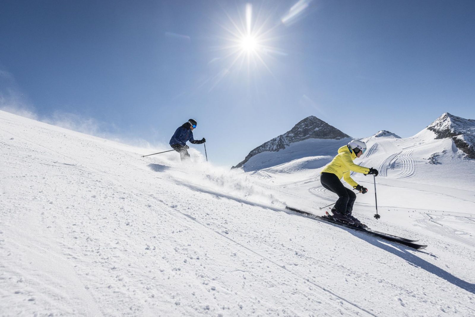 Skiing in Tyrol, Austria (Photo: Hintertux Gletscher)