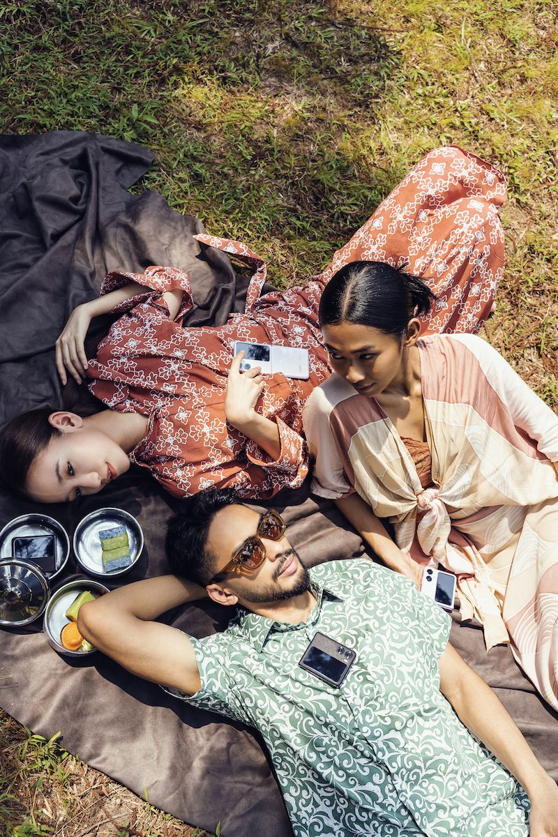 Dressing up for Raya with Oppo Find N2 Flip