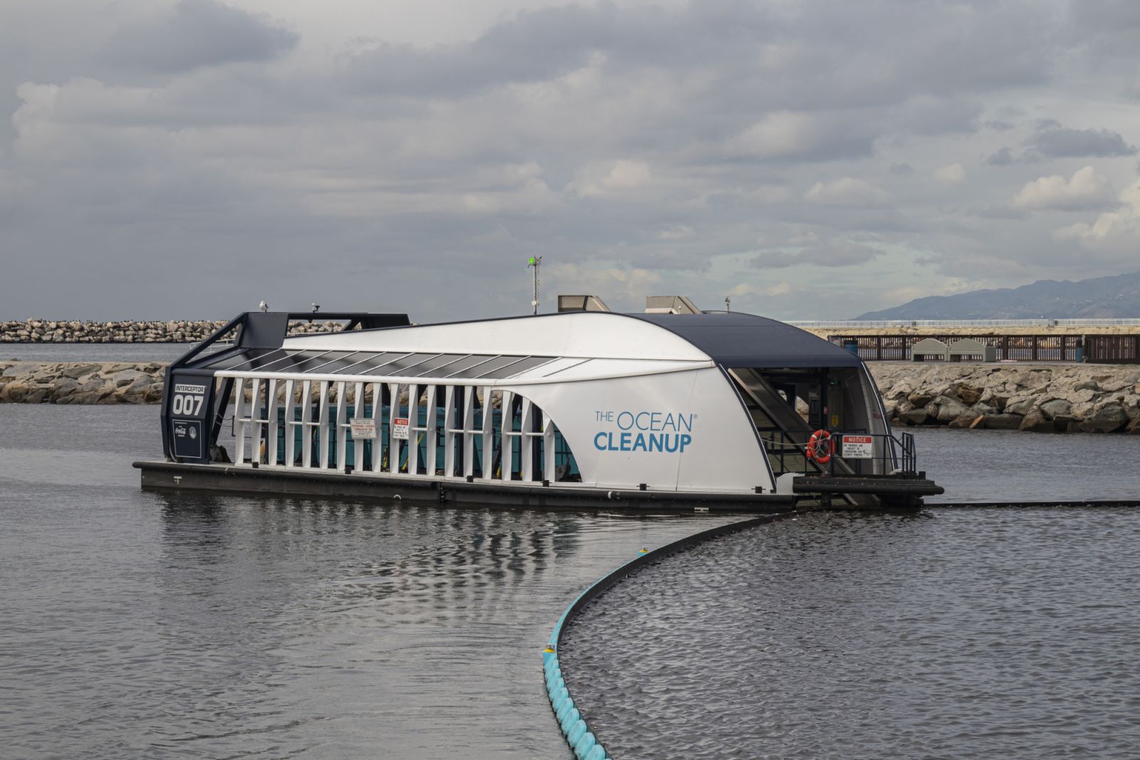 Boyan Slat’s Trash Interceptor at the mouth of Ballona Creek (Photo: Citizens of the Planet via Getty Images)