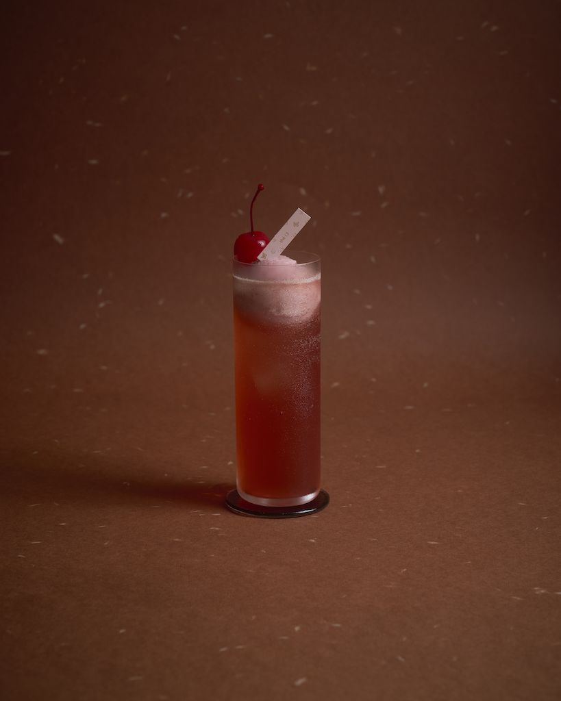Singapore Sling - 芒果佛手柑茶、鳳梨番石榴冰淇淋、DOM、Cherry Brandy,售價$250。