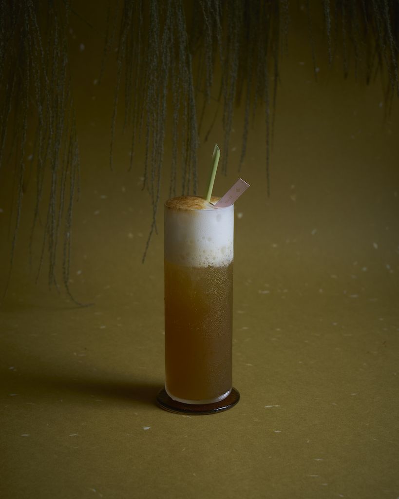 Tropical Breeze- 清心烏龍、甘蔗、檸檬乳酸泡泡、GIN、MALIBU,售價$250。