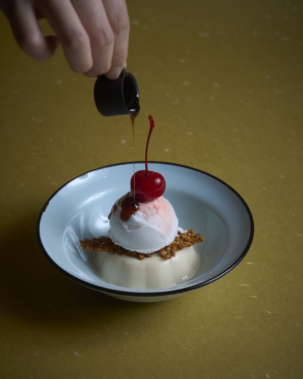 杏仁豆腐佐椰子冰淇淋 Almond Tofu and Coconut Ice Cream 一份,售價$180
