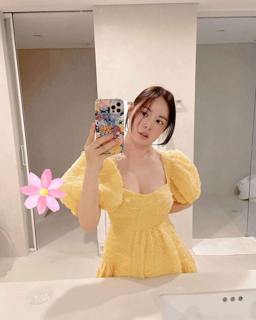 (Photo: Instagram / @hyorin_min)