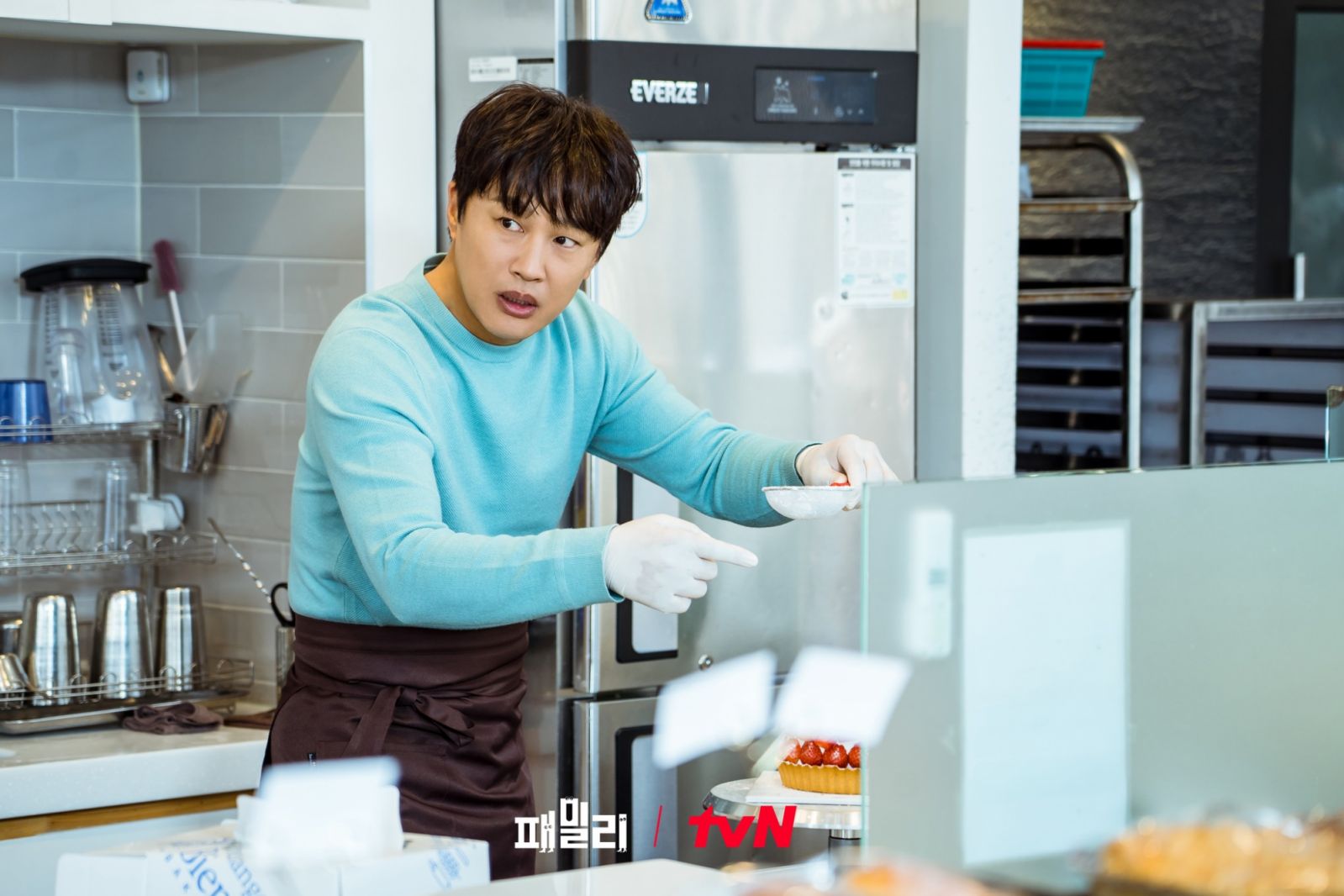 (Photo:tvN《特務家族》劇照)