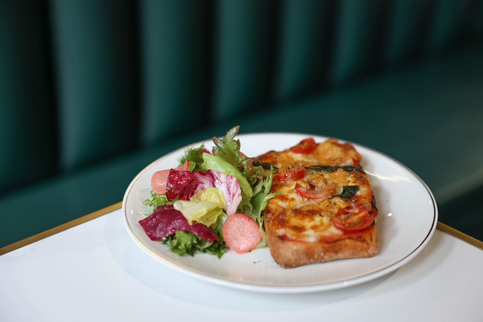 PASTAIO新店-瑪格莉特拖鞋PIZZA。