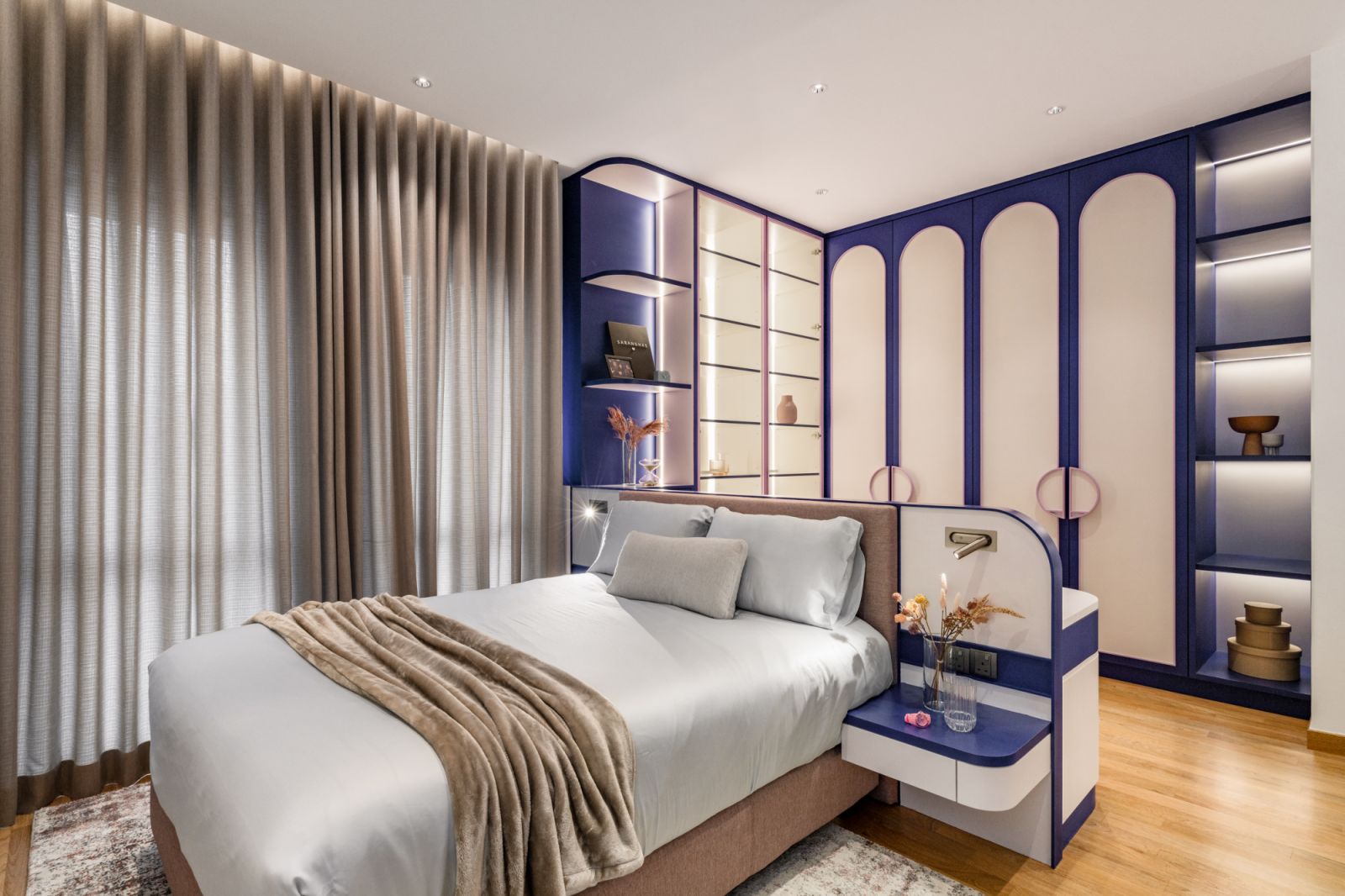 Chic bedroom
