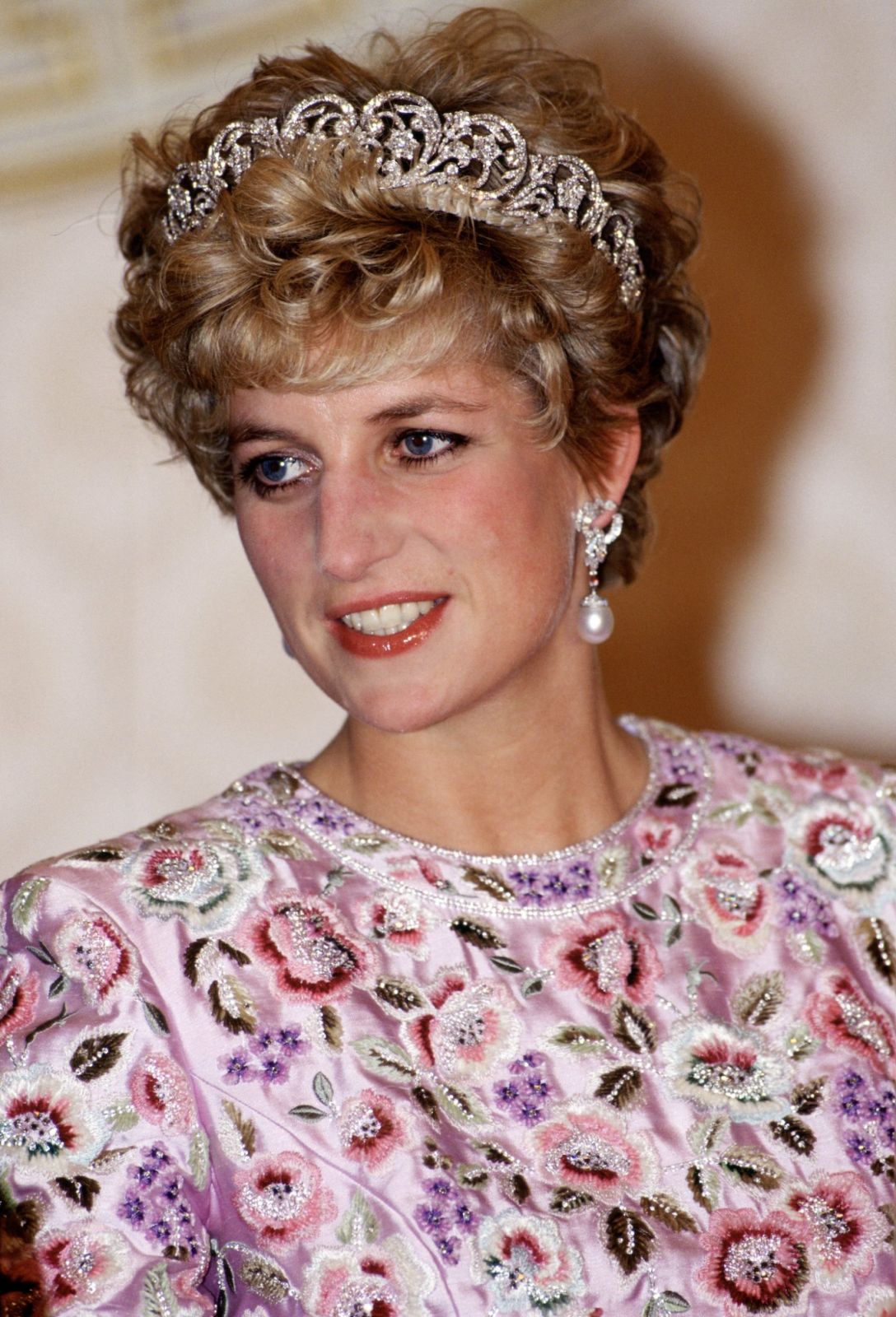 SOUTH KOREA - NOVEMBER 03:  Princess Diana attending a banquet in Korea  (Photo by Tim Graham Photo Library via Getty Images)