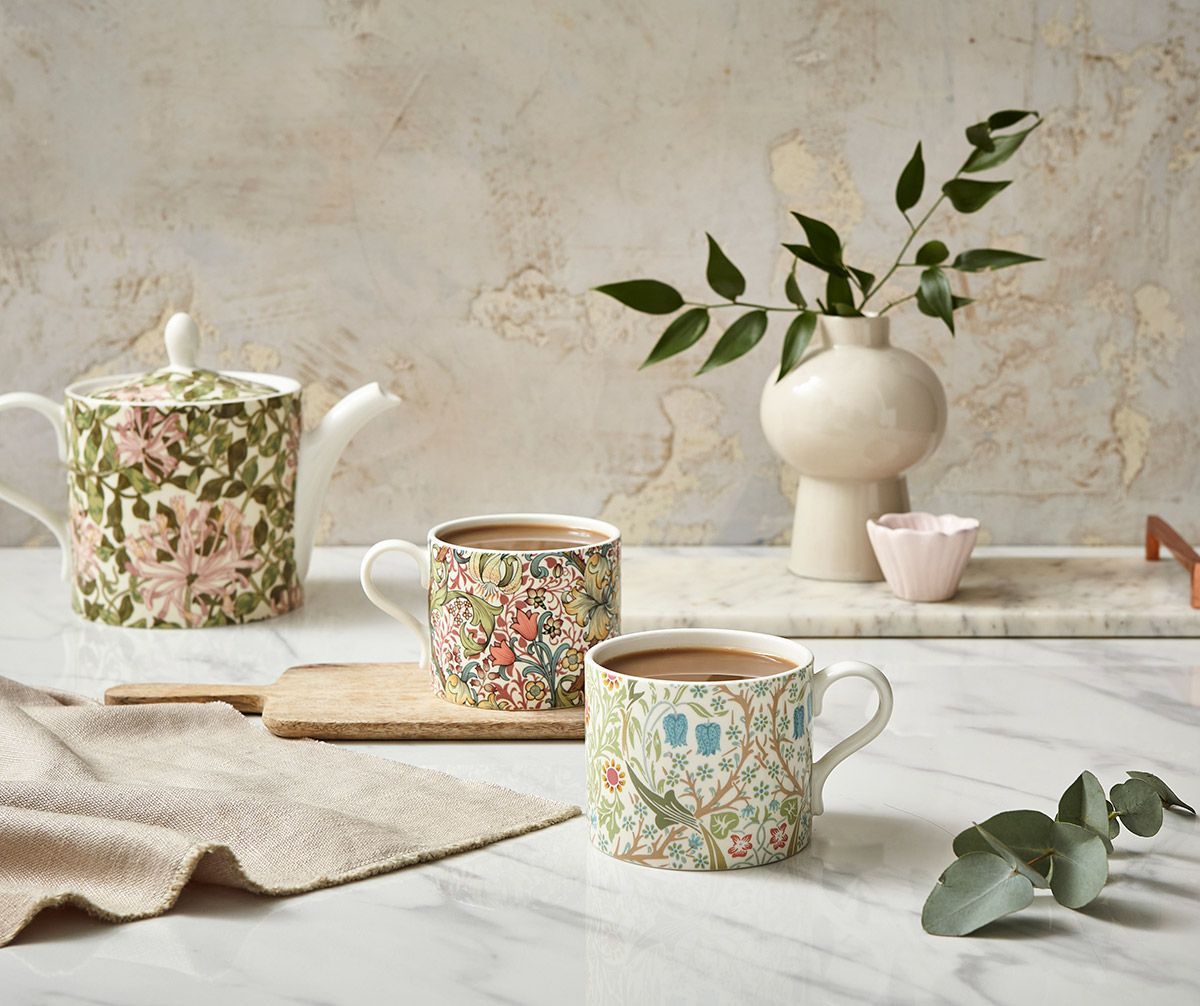 Spode Morris & Co teapot and mug set