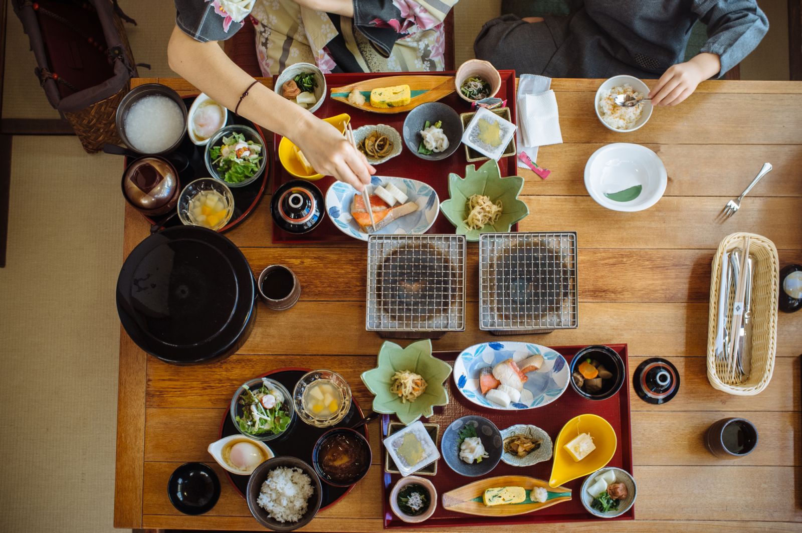 日本天皇早餐先吃餅,再吃主菜。Photo:GettyImages