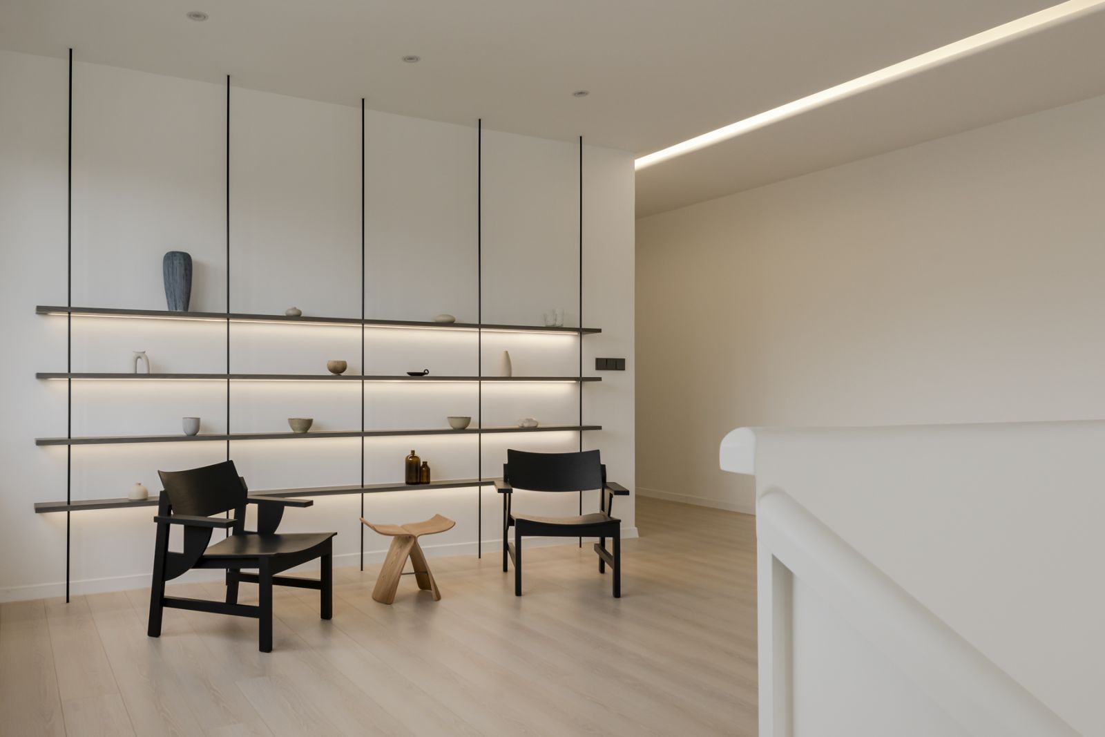 Floating shelves