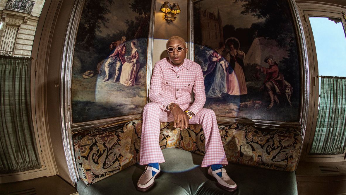 服裝by Ernest W Baker;珠寶、手錶、太陽眼鏡皆為 Pharrell 私物。(Photo: Lou Escobar for Tatler Hong Kong)