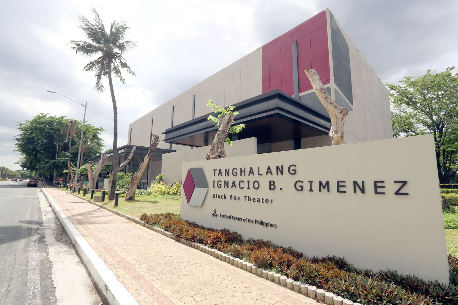Tanghalang Ignacio Gimenez, located at the corner of Jalandoni and Sotto streets
