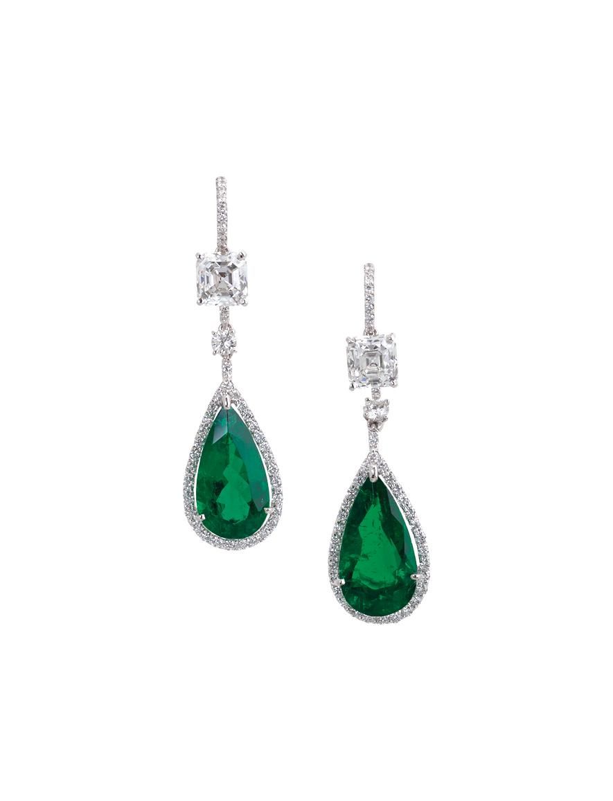 A magnificent diamond weighing 100.85 carat, D colour, Internally Flawless, Type IIa suspended from a diamond necklace with 59.51 carats and a 5.01 carat kite shaped, D colour, Internally Flawless, Type IIa diamond. Set in platinum.