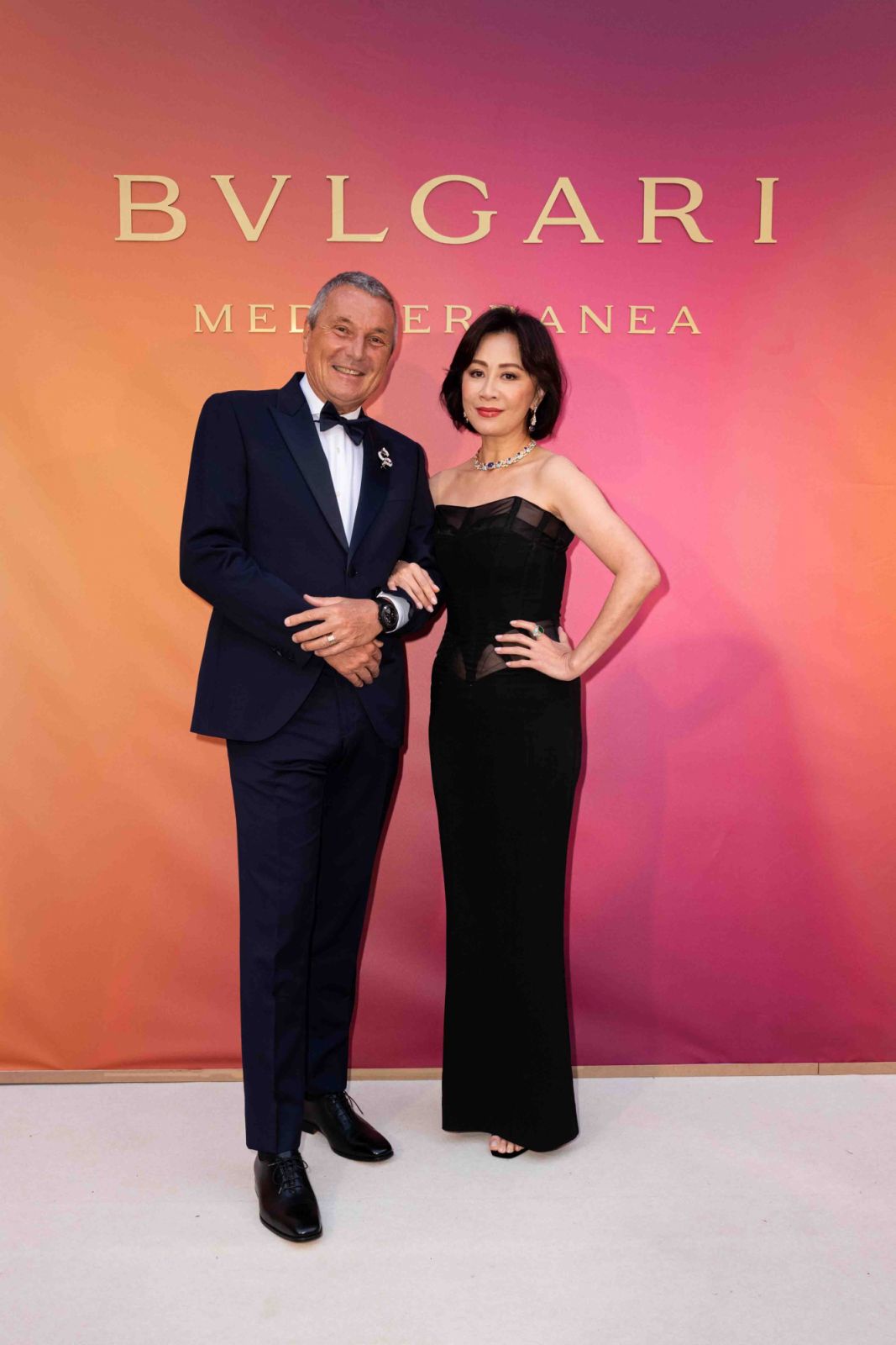 寶格麗集團總裁 Jean-Christophe Babin 與品牌之友劉嘉玲合影(Photo by Claudio Lavenia/Getty Images for Bulgari)