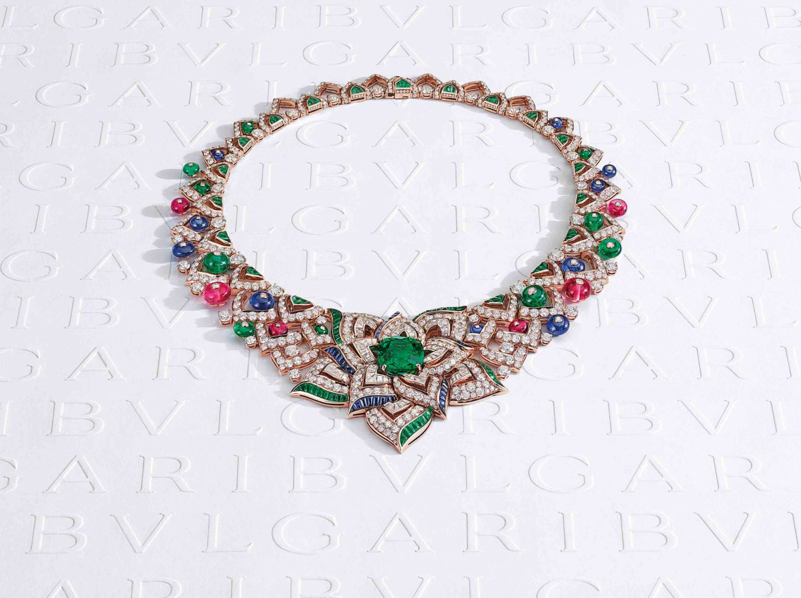 寶格麗 Mediterrane 系列 Oriental Buds 東方花蓓頂級彩寶與鑽石項鍊 (Photo: Bulgari)