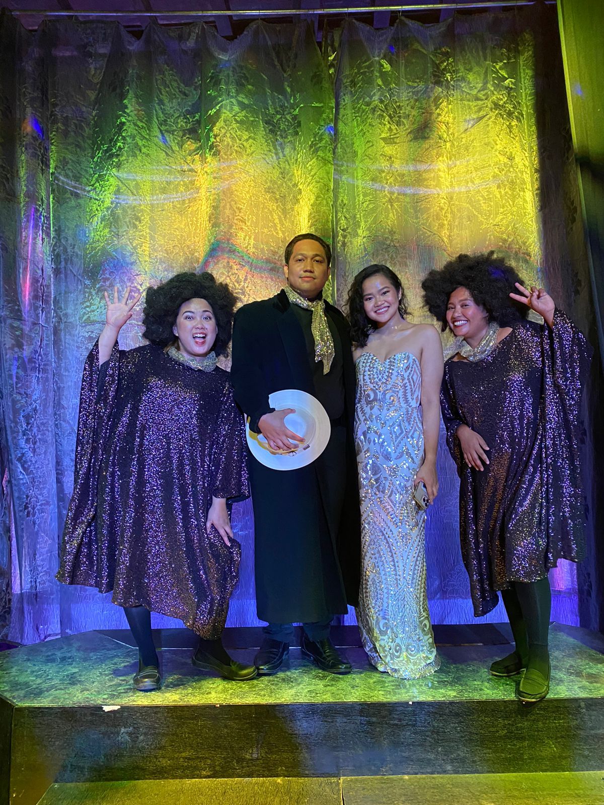 Singers Kenneth Rarama and Addy Avecilla with dancers