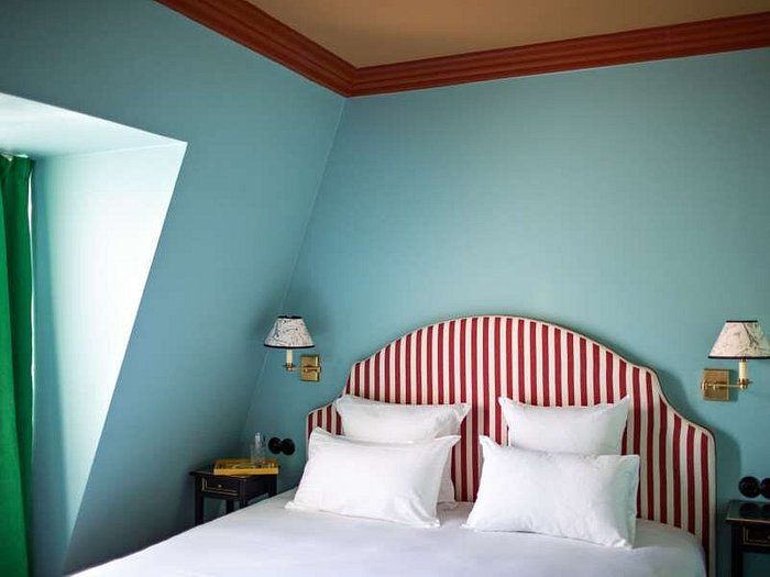 Hotel Les Deux Gares , Paris, France (Photo: @hoteldeuxgares/ Instagram)