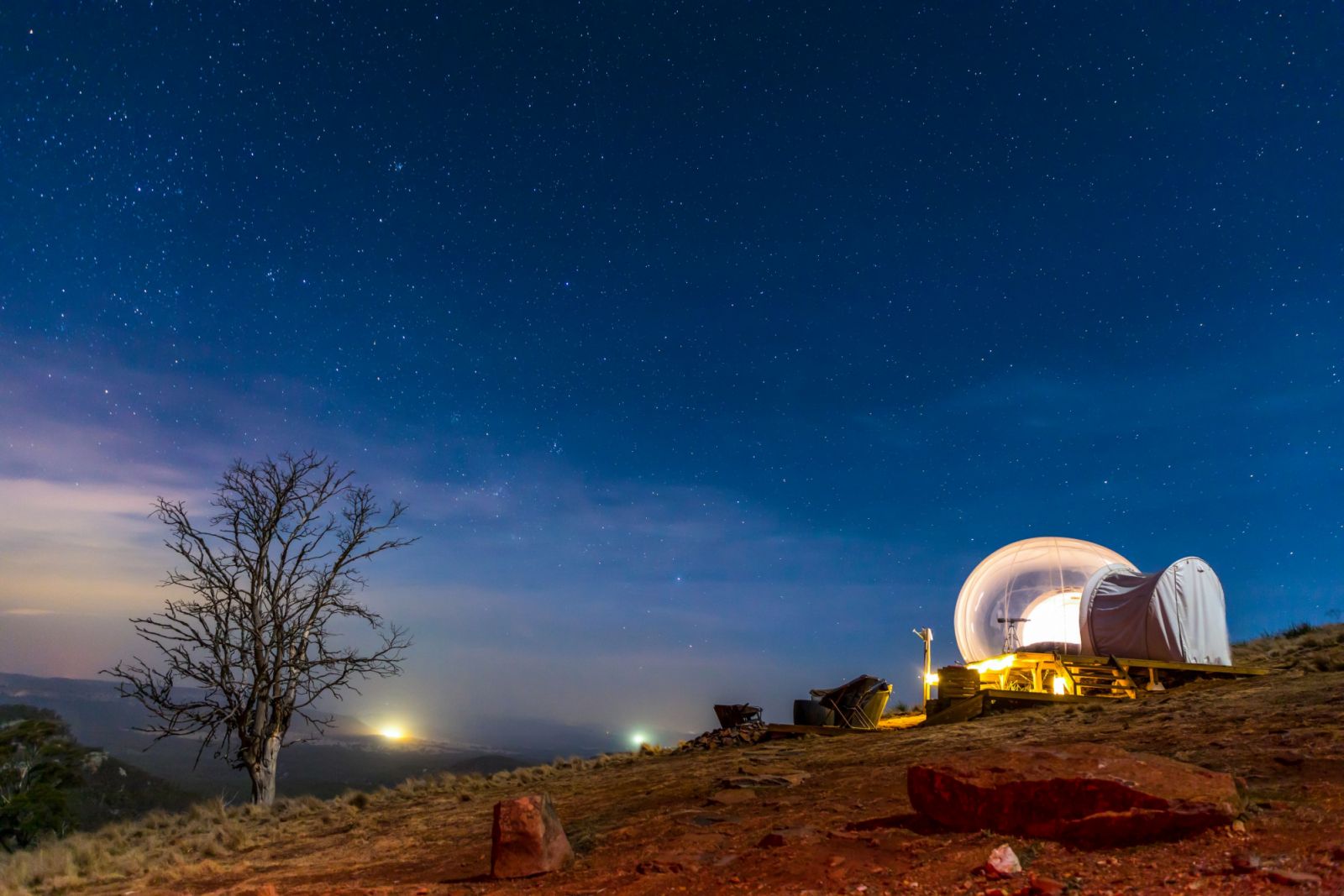 A luxurious glamping experience under the night sky (Photo: Destination NSW)