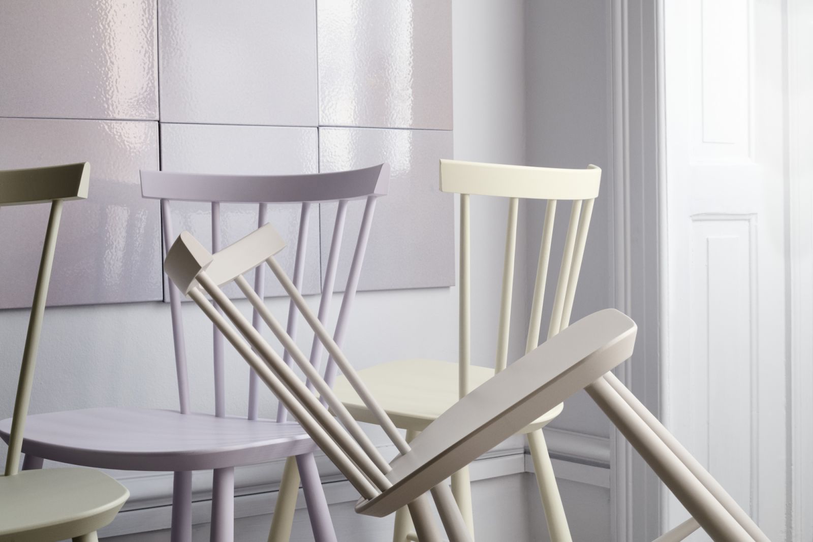 FDB Møbler X File Under Pop J46 chairs