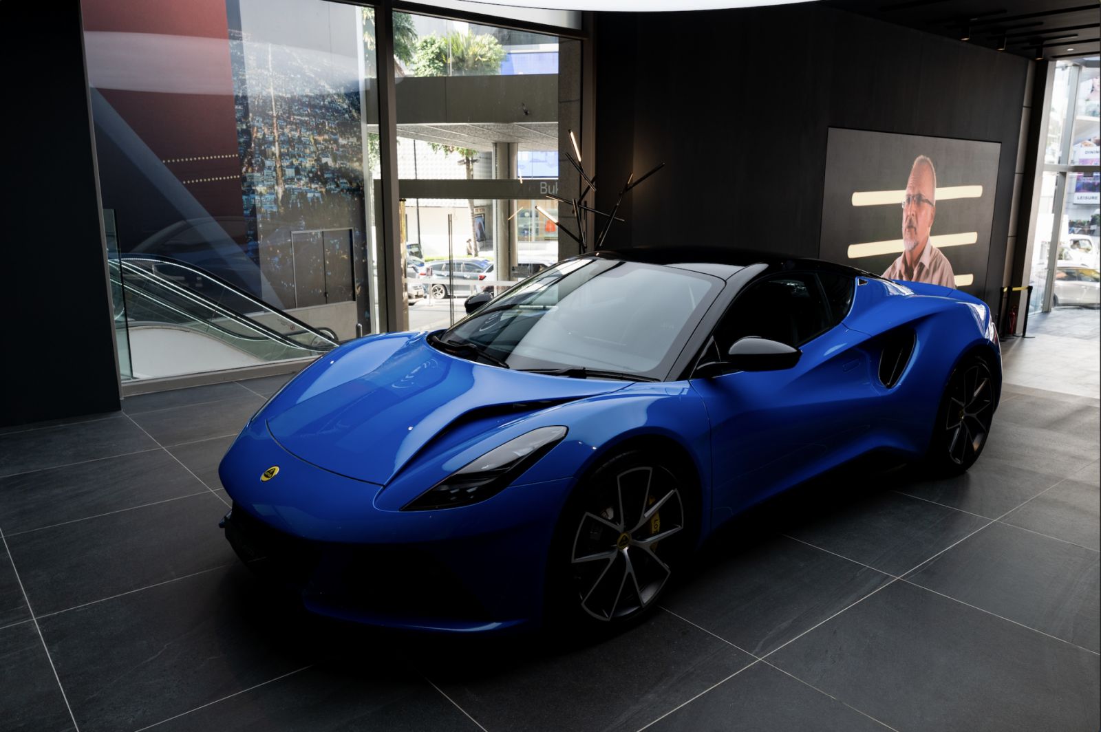 lotus emira