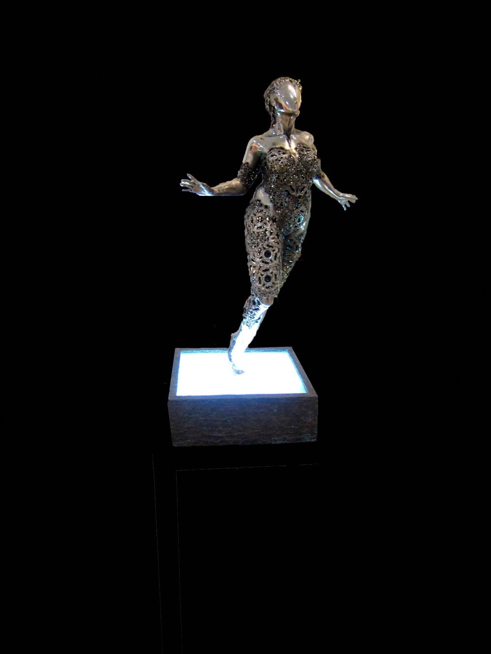 In God’s Peculiar Light by Daniel dela Cruz (Photo: Galerie Stephanie)