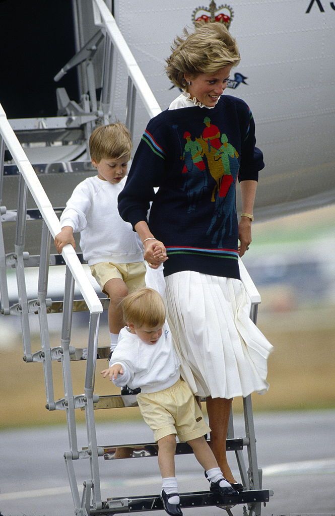 黛安娜王妃日常也非常喜歡穿著百摺長裙。（Photo: Getty Images）