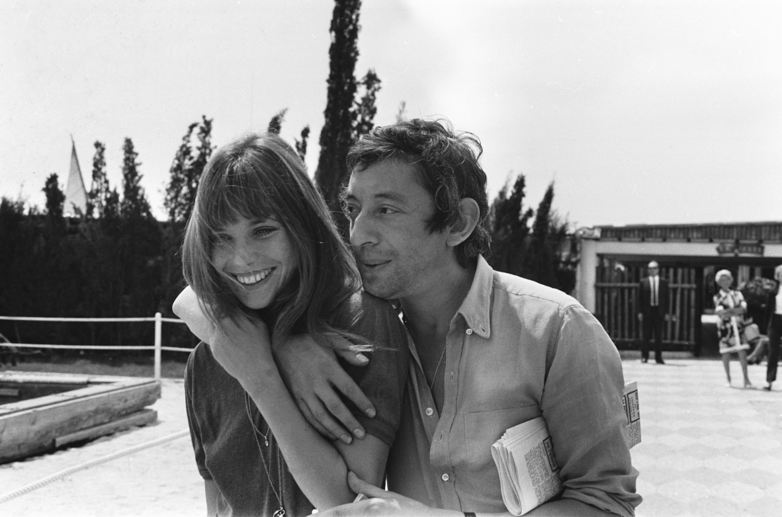 UNSPECIFIED - JANUARY 01:  Jane Birkin and Serge Gainsbourg on a karting racing circuit in 1970.  (Photo by REPORTERS ASSOCIES/Gamma-Rapho via Getty Images)