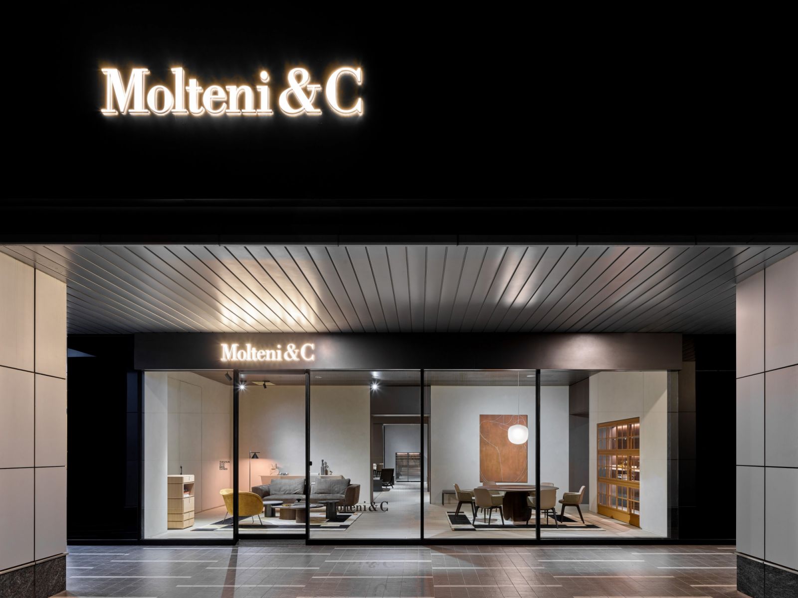 擁有業界美稱「義大利家居文化指南」的殿堂級傢俱品牌Molteni&C,引領居家風格90載,全台首間旗艦店於台中盛大開幕,展現義式生活藝術風範。