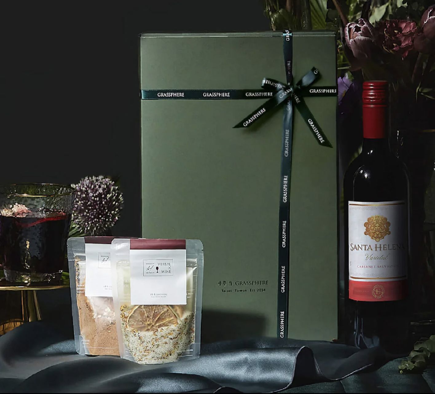 「香料熱紅酒禮盒」為最具人氣的商品組合,讓今年送禮別出新意。
